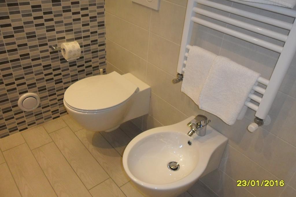 Location Lory Hotel Бусто Арсицио Екстериор снимка