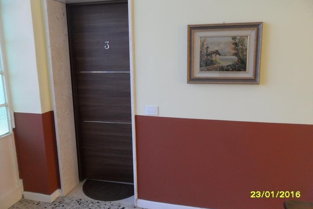 Location Lory Hotel Бусто Арсицио Екстериор снимка