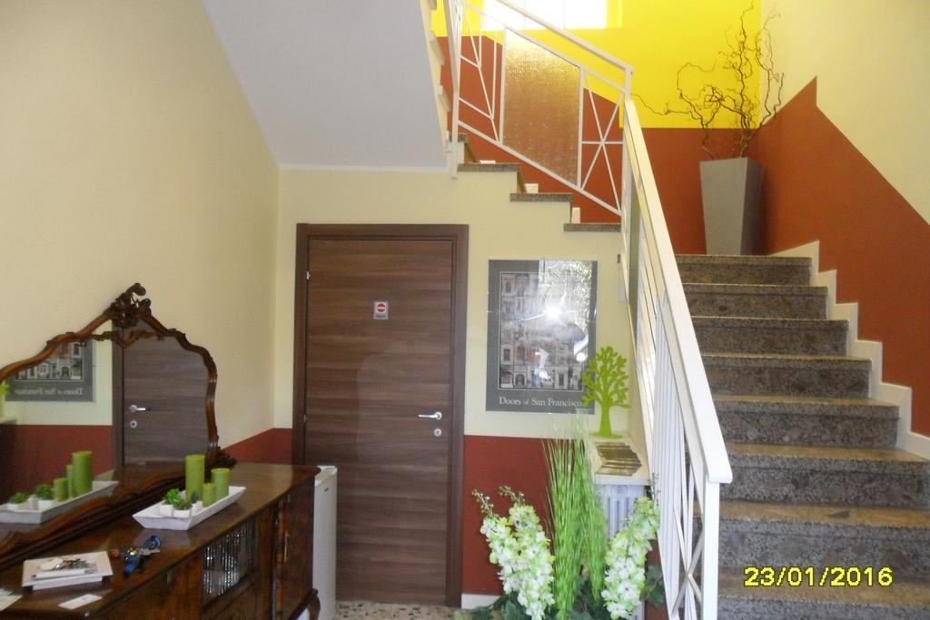 Location Lory Hotel Бусто Арсицио Екстериор снимка