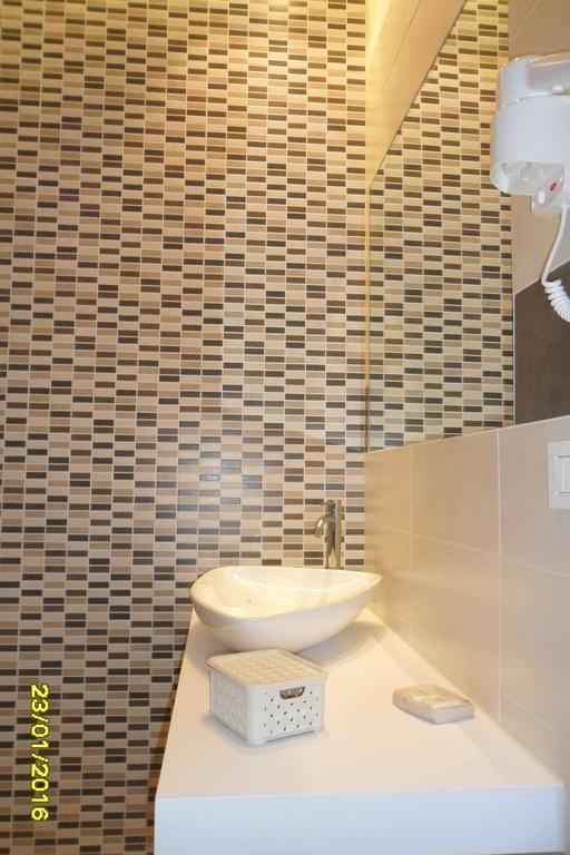 Location Lory Hotel Бусто Арсицио Екстериор снимка