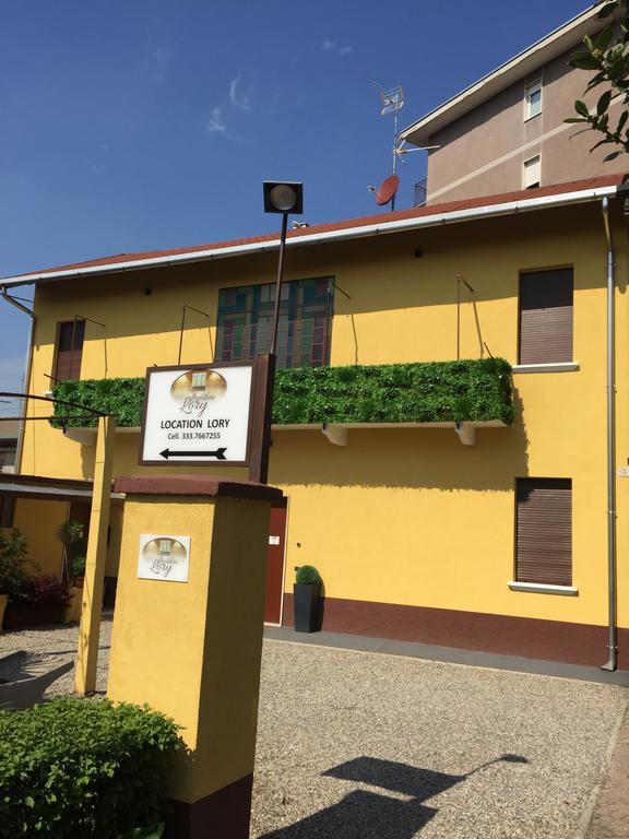 Location Lory Hotel Бусто Арсицио Екстериор снимка