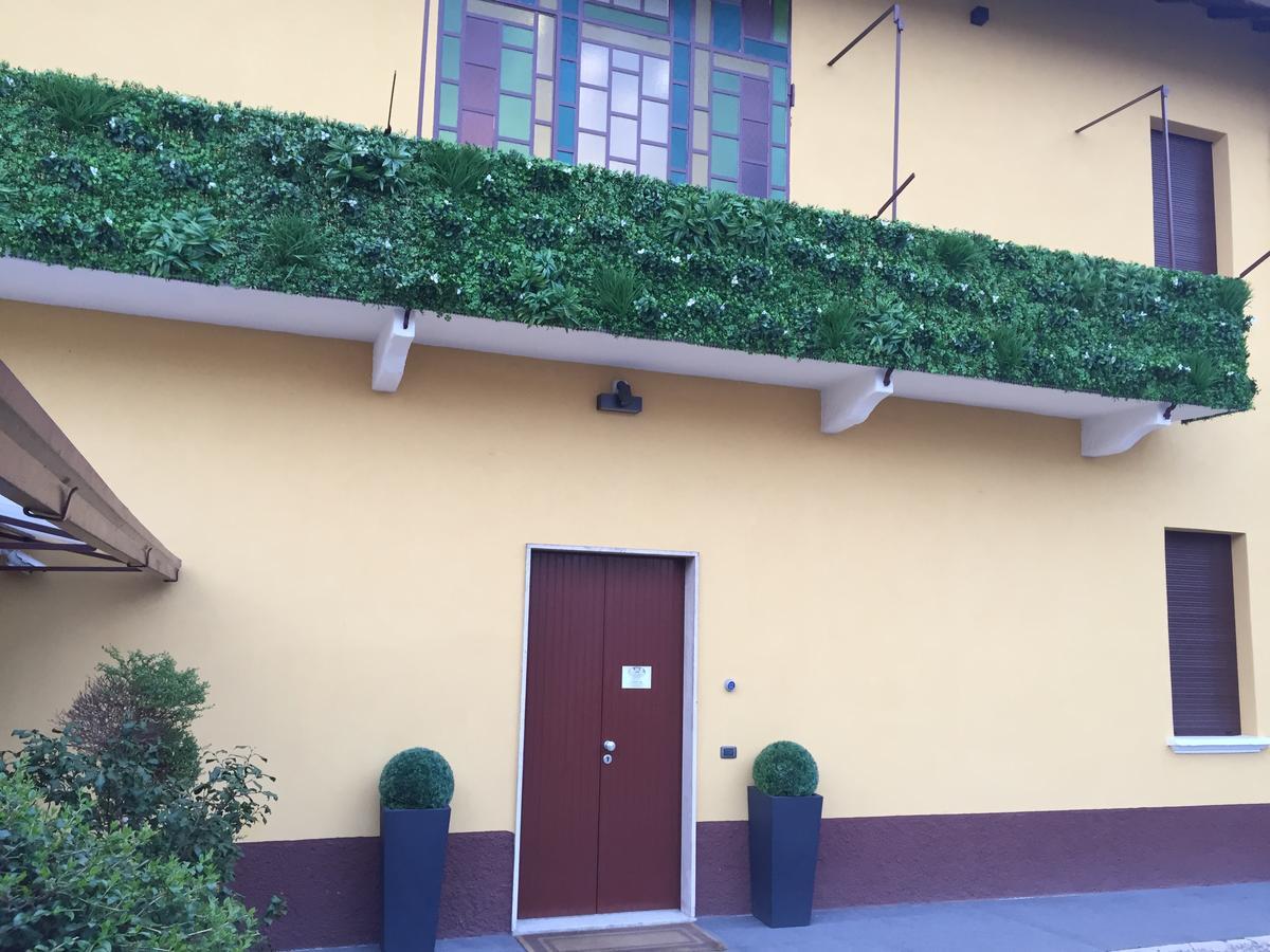 Location Lory Hotel Бусто Арсицио Екстериор снимка